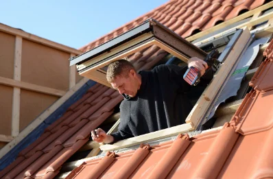 Pose de fenêtres de toit Velux à Monthurel
